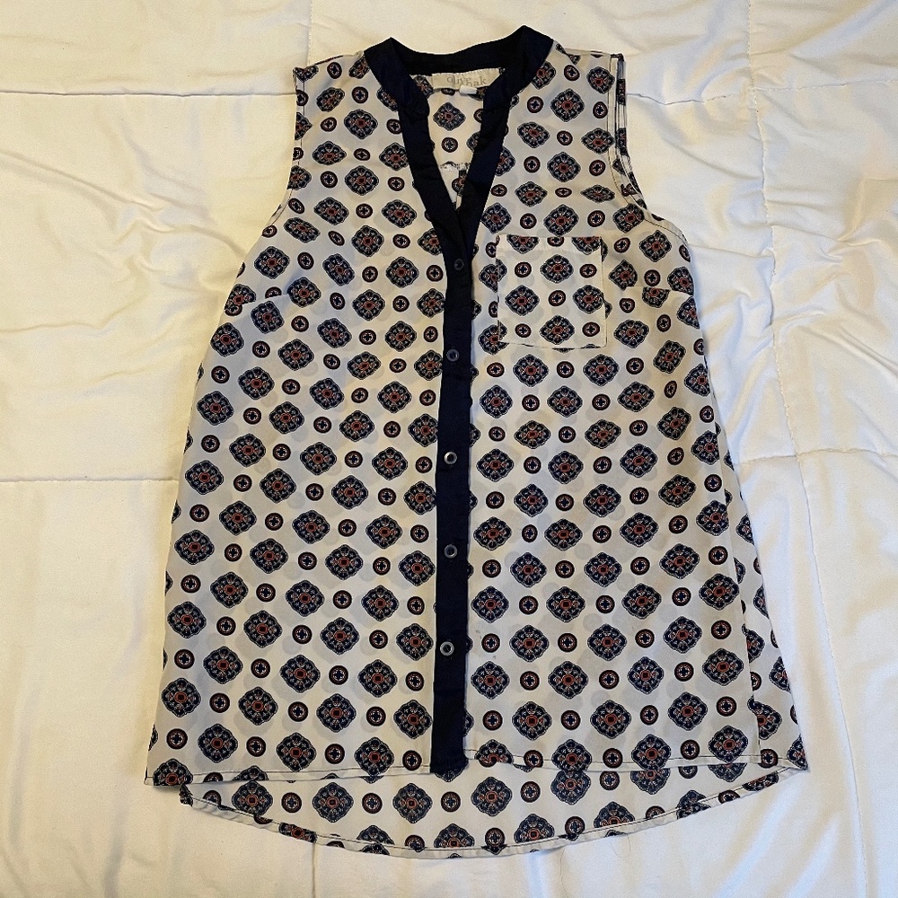 Olive & Oak Sleeveless Blouse